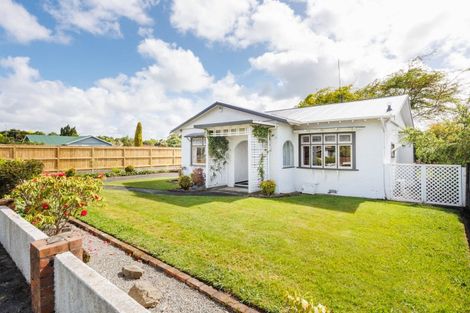 Photo of property in 19 Brightwater Terrace, Terrace End, Palmerston North, 4410