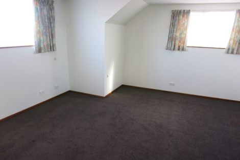 Photo of property in 2/104 Yaldhurst Road, Sockburn, Christchurch, 8042