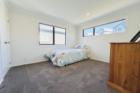 Photo of property in 21 Koreke Close, Kenepuru, Porirua, 5022