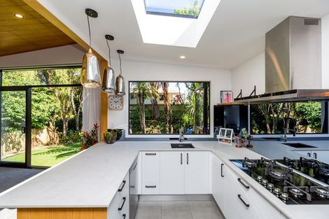 Photo of property in 12b Gaine Street, New Plymouth, 4310