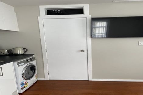 Photo of property in 5/28-28b Austin Street, Mount Victoria, Wellington, 6011