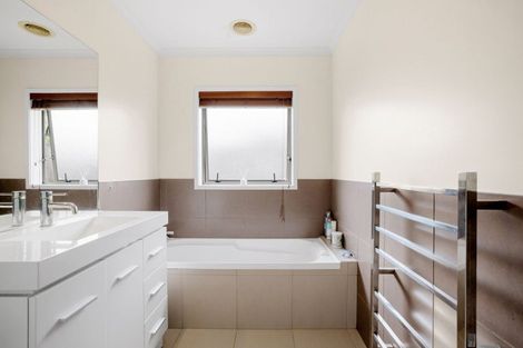 Photo of property in 115 Wentworth Drive, Rototuna North, Hamilton, 3210