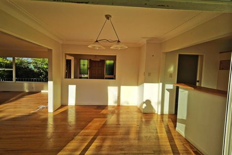Photo of property in 3 Santa Rosa Terrace, Forrest Hill, Auckland, 0620