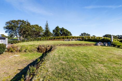 Photo of property in 15 Kotare Drive, Waiwhakaiho, New Plymouth, 4312
