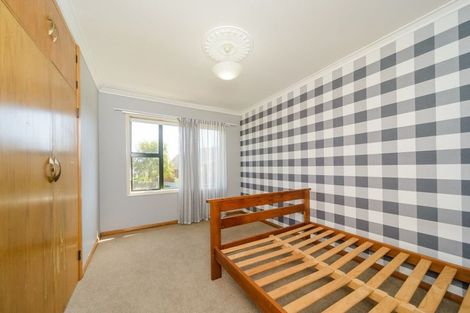 Photo of property in 12 Innes Place, Roslyn, Palmerston North, 4414