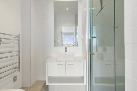 Photo of property in Sentinel Apartments, 905/3 Northcroft Street, Takapuna, Auckland, 0622