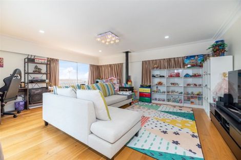 Photo of property in 6 Fairlea Road, Te Atatu South, Auckland, 0610