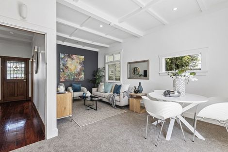 Photo of property in 1/35 Nile Road, Milford, Auckland, 0620