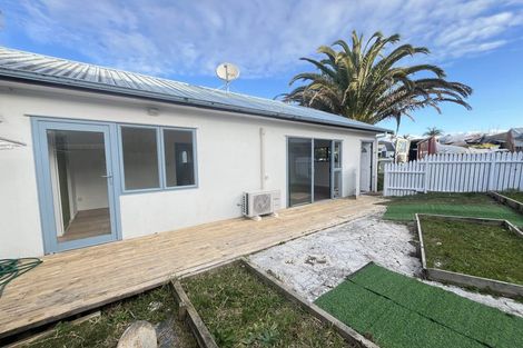 Photo of property in 25 Fearnley Grove, Albany, Auckland, 0632