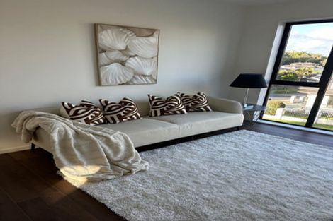 Photo of property in 1a Adelie Place, Murrays Bay, Auckland, 0630