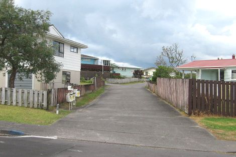 Photo of property in 9 Brougham Place, West Harbour, Auckland, 0618