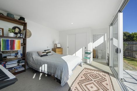 Photo of property in 7 Olliver Grove, Waikanae Beach, Waikanae, 5036