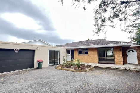 Photo of property in 19 Sartors Avenue, Northcross, Auckland, 0630