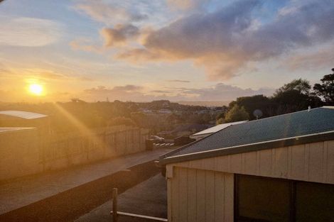 Photo of property in 4 Brian Crescent, Stanmore Bay, Whangaparaoa, 0932