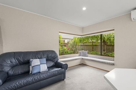 Photo of property in 11 Balcairn Place, Terrace End, Palmerston North, 4410