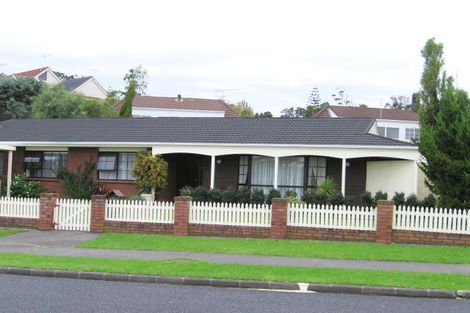 Photo of property in 32 Sunnyview Avenue, Shelly Park, Auckland, 2014