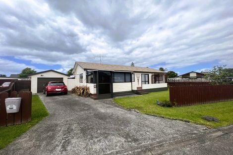 Photo of property in 10 Ruby Place, Orewa, 0931