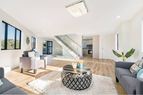 Photo of property in 5 Liban Place, Massey, Auckland, 0614