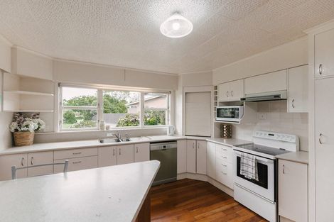 Photo of property in 12 Lifford Place, Awapuni, Palmerston North, 4412
