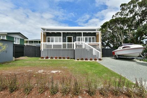 Photo of property in 1339 Whangaparaoa Road, Army Bay, Whangaparaoa, 0930