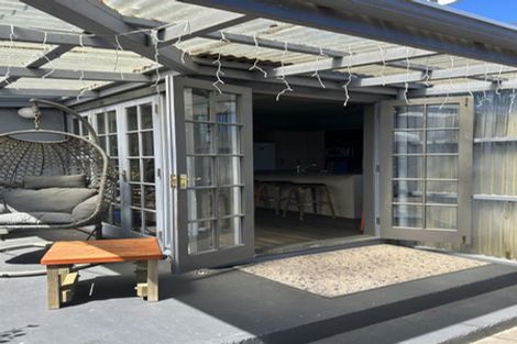 Photo of property in 7 Palm Avenue, Lyall Bay, Wellington, 6022