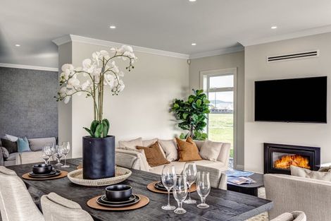 Photo of property in 4 Sunline Drive, Leamington, Cambridge, 3432