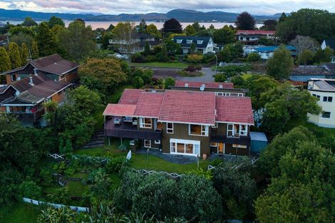 Photo of property in 11 Rika Place, Kawaha Point, Rotorua, 3010