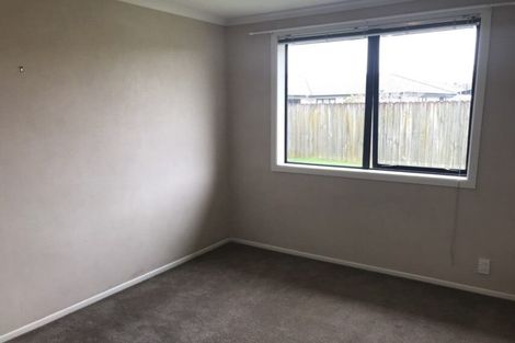 Photo of property in 96 Redcastle Drive, East Tamaki, Auckland, 2013