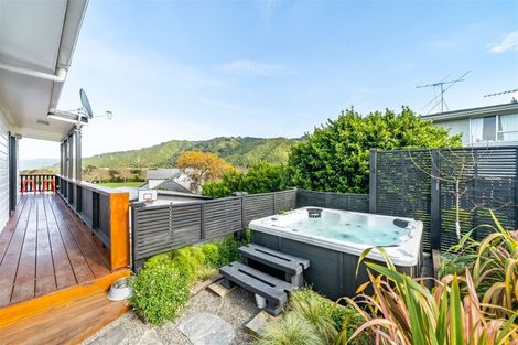 Photo of property in 33b Roband Crescent, Brown Owl, Upper Hutt, 5018