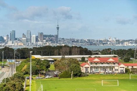 Photo of property in Shoal Haven Apartments, 510a/130 Anzac Street, Takapuna, Auckland, 0622