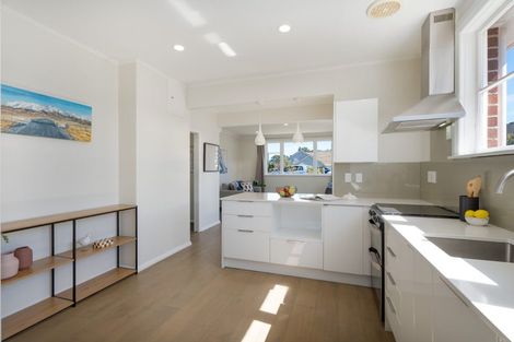 Photo of property in 32 Bracken Road, Paparangi, Wellington, 6037