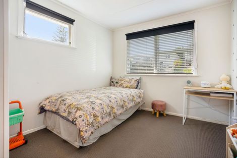 Photo of property in 14 Thomas Avenue, Te Atatu Peninsula, Auckland, 0610