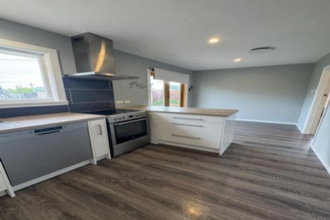 Photo of property in 73 Appleby Crescent, Burnside, Christchurch, 8053