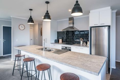 Photo of property in 3 Gallipoli Place, Paraparaumu, 5032