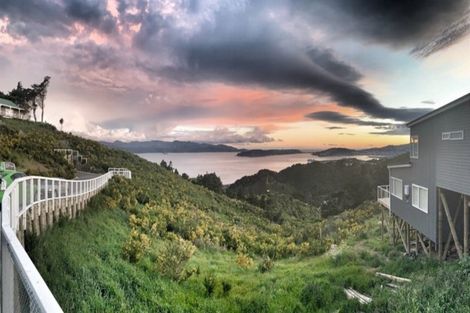 Photo of property in 10 Cessna Way, Newlands, Wellington, 6037