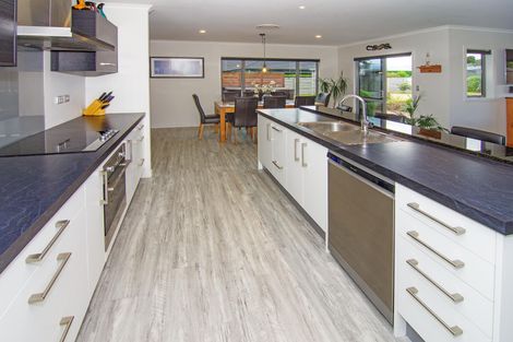 Photo of property in 6 Valkyrie Close, Carterton, 5713