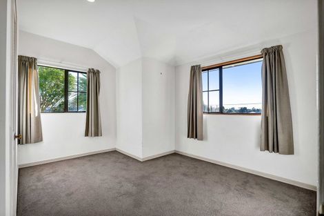 Photo of property in 90a Govett Avenue, Frankleigh Park, New Plymouth, 4310