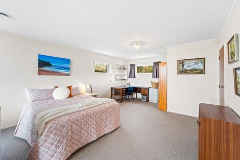 Photo of property in 10 Fairway Avenue, Red Beach, 0932