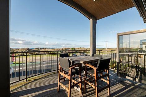 Photo of property in 908a Papamoa Beach Road, Papamoa Beach, Papamoa, 3118