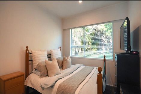 Photo of property in 1/9 Paruru Avenue, Northcote, Auckland, 0627
