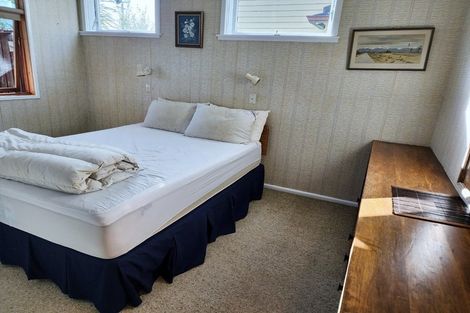 Photo of property in 20 Maire Street, Eastbourne, Lower Hutt, 5013