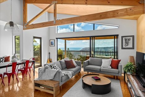 Photo of property in 23 Log Race Road, Piha, New Lynn, 0772