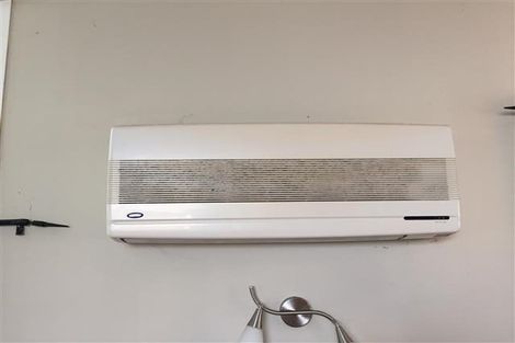 Photo of property in 13 Gregory Place, Mount Roskill, Auckland, 1041