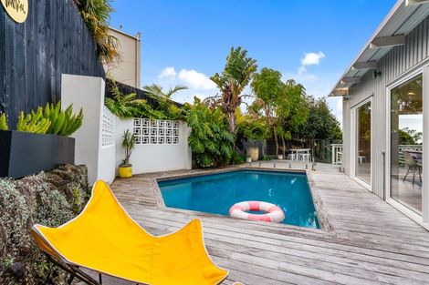 Photo of property in 1a Agathis Avenue, Mairangi Bay, Auckland, 0630