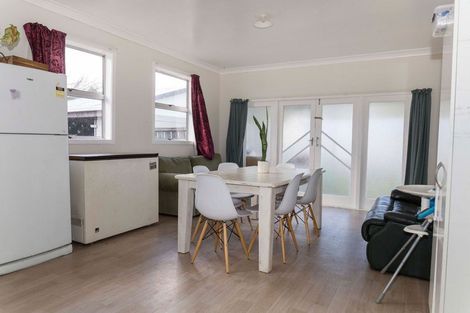 Photo of property in 13 Waterloo Street, Dannevirke, 4930