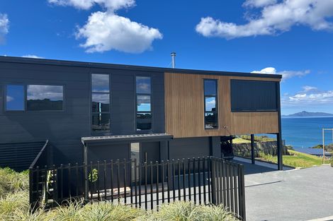 Photo of property in 11 Pegasus Lane, Langs Beach, 0582