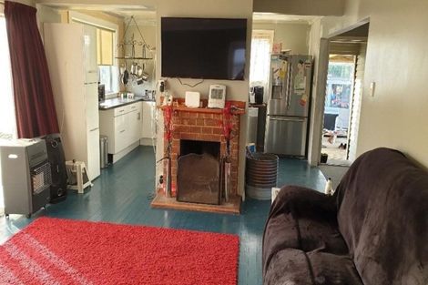 Photo of property in 28 Hadfield Street, Patea, 4520
