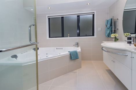 Photo of property in 23 Alexander Street, Cockle Bay, Auckland, 2014