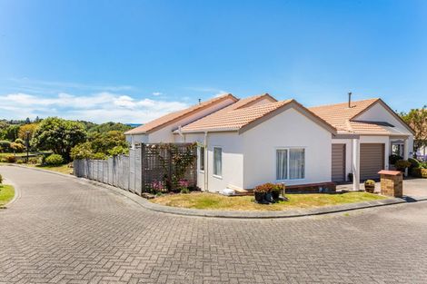 Photo of property in 3 Lakeside Villas, Whitby, Porirua, 5024