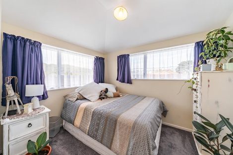 Photo of property in 13 Whites Line West, Woburn, Lower Hutt, 5010